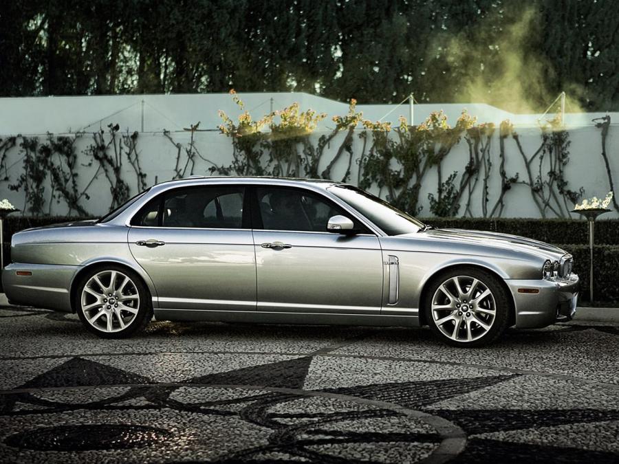  Jaguar XJ 2007 года  (фото 7 из 9)